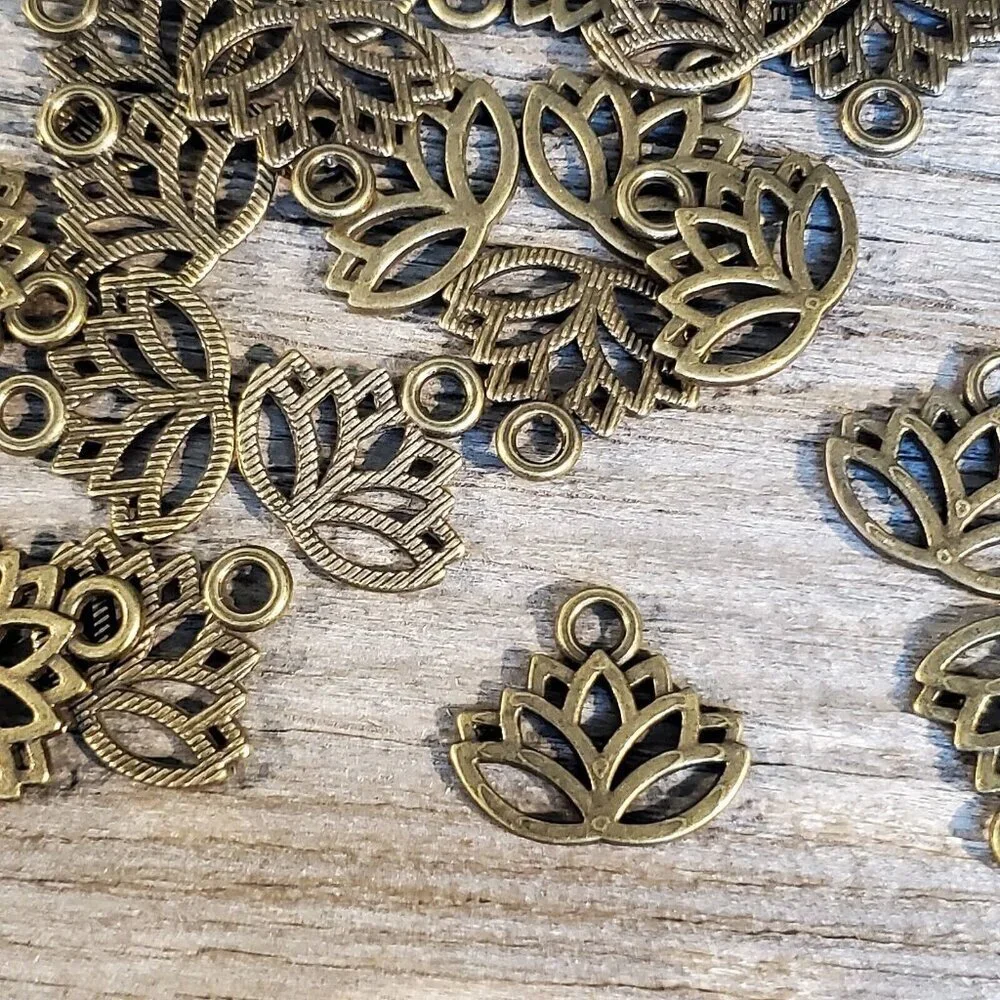 Antique Bronze Open Lotus Flower Zen Garden Yoga 15x17mm Charms Pendants 10 pcs